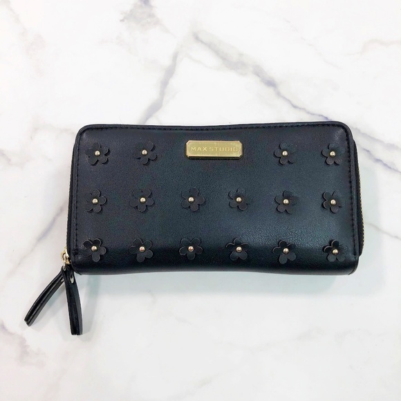 Max Studio Handbags - Max Studio Flower Applique Double Zipper Wallet